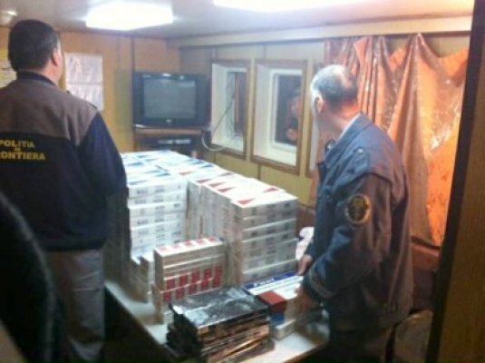 Poliţistul de frontieră implicat în contrabanda cu ţigări vrea să meargă la serviciu